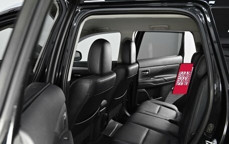 Mitsubishi Outlander III рестайлинг 3, 2014 год, 1 175 000 рублей, 12 фотография