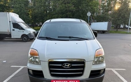 Hyundai Starex I рестайлинг, 2007 год, 790 000 рублей, 2 фотография