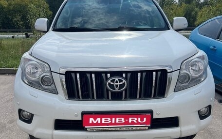 Toyota Land Cruiser Prado 150 рестайлинг 2, 2012 год, 3 050 000 рублей, 1 фотография