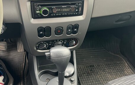 Renault Logan I, 2012 год, 570 000 рублей, 2 фотография