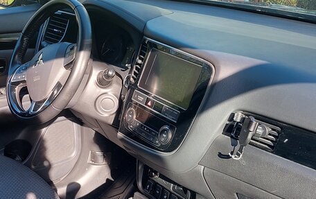 Mitsubishi Outlander III рестайлинг 3, 2019 год, 1 890 000 рублей, 5 фотография