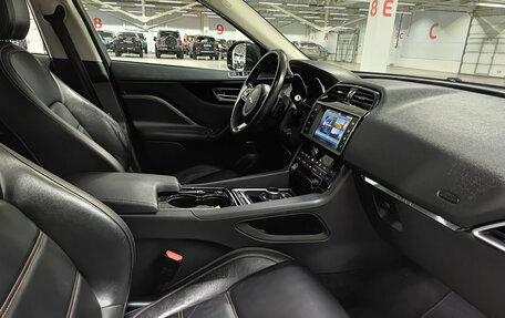 Jaguar F-Pace, 2017 год, 2 650 000 рублей, 15 фотография