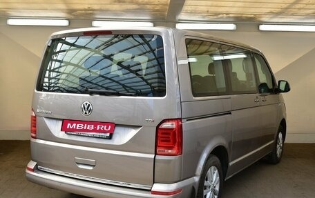 Volkswagen Multivan T6 рестайлинг, 2018 год, 3 950 000 рублей, 4 фотография