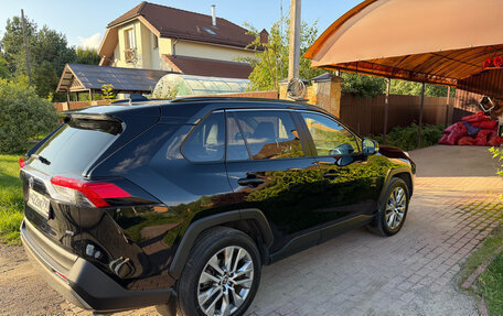 Toyota RAV4, 2021 год, 2 400 000 рублей, 6 фотография