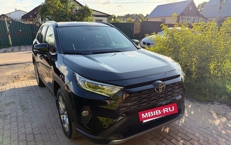Toyota RAV4, 2021 год, 2 400 000 рублей, 7 фотография