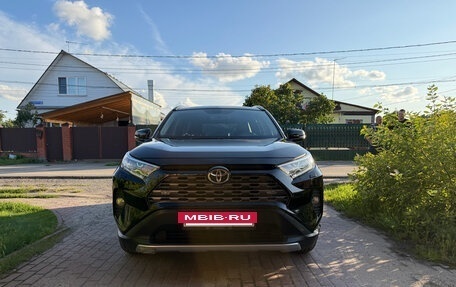 Toyota RAV4, 2021 год, 2 400 000 рублей, 2 фотография