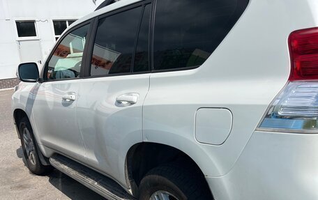 Toyota Land Cruiser Prado 150 рестайлинг 2, 2012 год, 3 050 000 рублей, 4 фотография