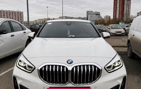 BMW 1 серия, 2020 год, 2 590 000 рублей, 2 фотография
