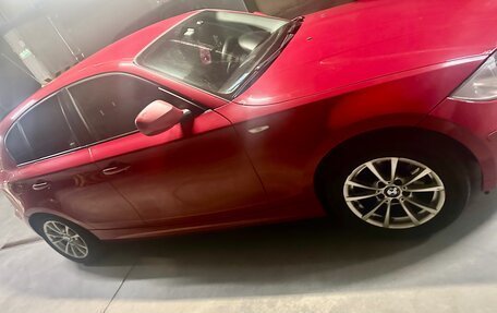 BMW 1 серия, 2010 год, 630 000 рублей, 2 фотография