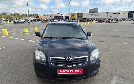 Toyota Avensis III рестайлинг, 2008 год, 700 000 рублей, 1 фотография