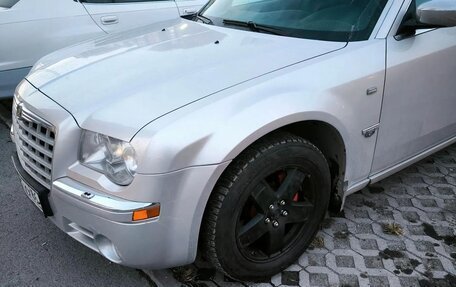 Chrysler 300C II, 2004 год, 800 000 рублей, 2 фотография