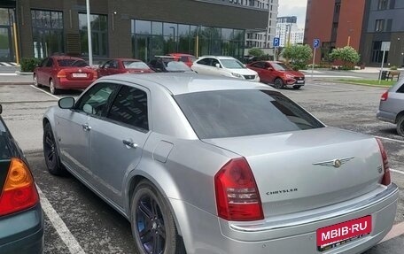 Chrysler 300C II, 2004 год, 800 000 рублей, 5 фотография