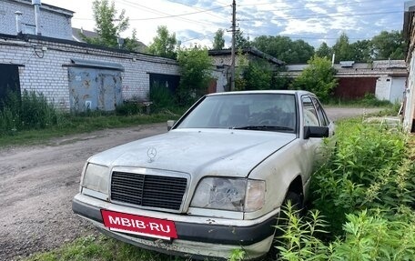 Mercedes-Benz W124, 1988 год, 75 000 рублей, 2 фотография