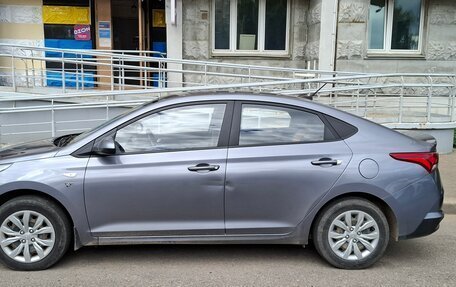 Hyundai Solaris II рестайлинг, 2021 год, 1 750 000 рублей, 2 фотография