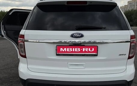 Ford Explorer VI, 2013 год, 1 800 000 рублей, 4 фотография