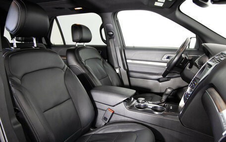 Ford Explorer VI, 2017 год, 2 499 000 рублей, 11 фотография