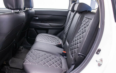 Mitsubishi Outlander III рестайлинг 3, 2022 год, 2 385 000 рублей, 11 фотография