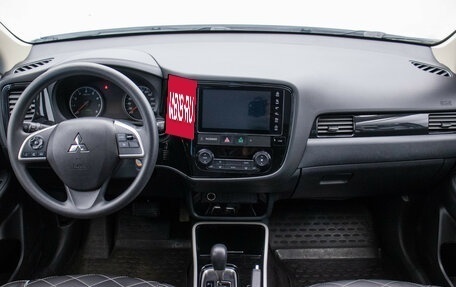Mitsubishi Outlander III рестайлинг 3, 2022 год, 2 385 000 рублей, 13 фотография