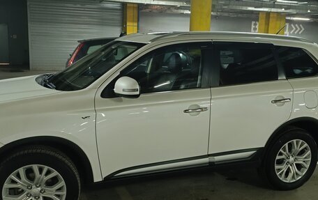 Mitsubishi Outlander III рестайлинг 3, 2015 год, 2 250 000 рублей, 3 фотография