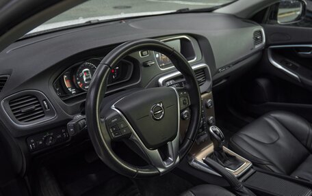 Volvo V40 Cross Country I, 2017 год, 1 780 000 рублей, 7 фотография