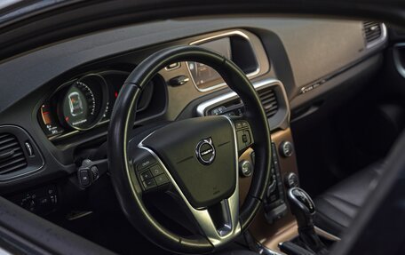 Volvo V40 Cross Country I, 2017 год, 1 780 000 рублей, 13 фотография