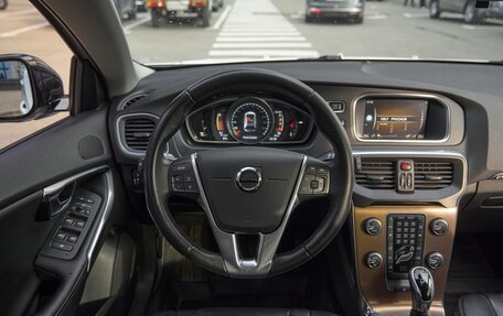Volvo V40 Cross Country I, 2017 год, 1 780 000 рублей, 19 фотография