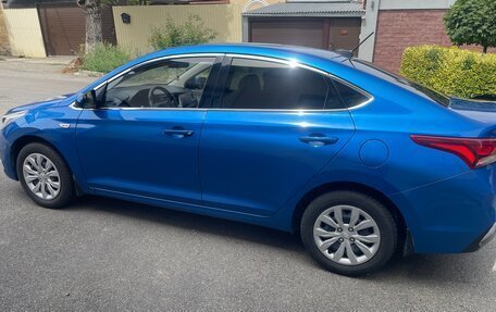 Hyundai Solaris II рестайлинг, 2017 год, 1 350 000 рублей, 6 фотография