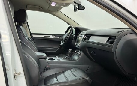 Volkswagen Touareg III, 2016 год, 3 090 000 рублей, 14 фотография