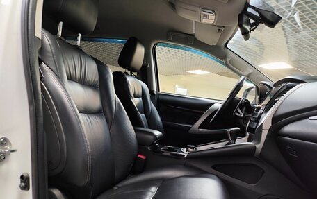 Mitsubishi Pajero Sport III рестайлинг, 2018 год, 2 699 000 рублей, 13 фотография