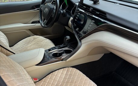 Toyota Camry, 2019 год, 2 850 000 рублей, 4 фотография