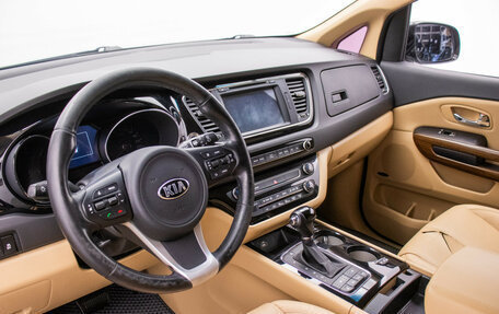 KIA Carnival III, 2016 год, 2 410 000 рублей, 7 фотография