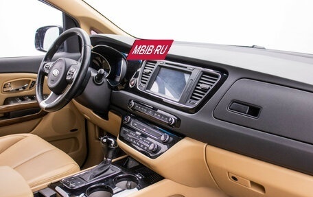 KIA Carnival III, 2016 год, 2 410 000 рублей, 8 фотография