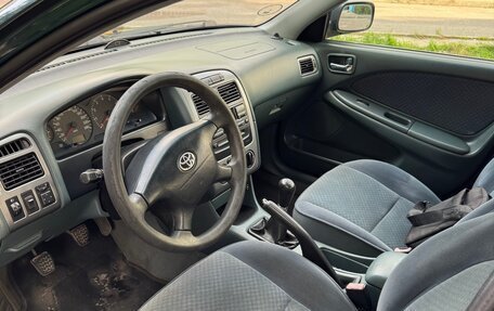 Toyota Avensis III рестайлинг, 2000 год, 460 000 рублей, 21 фотография