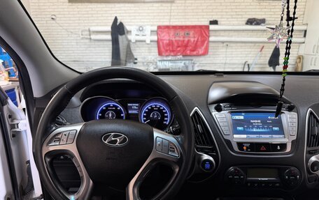 Hyundai ix35 I рестайлинг, 2011 год, 1 100 000 рублей, 16 фотография