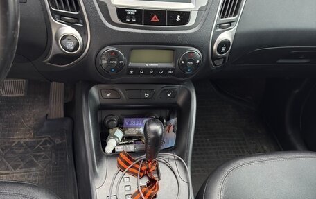 Hyundai ix35 I рестайлинг, 2010 год, 1 000 000 рублей, 9 фотография