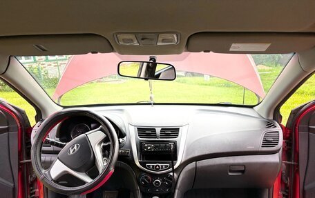 Hyundai Solaris II рестайлинг, 2011 год, 480 000 рублей, 18 фотография