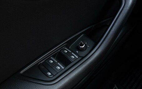 Audi A4, 2018 год, 2 330 000 рублей, 19 фотография