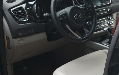 KIA Carnival III, 2017 год, 2 600 000 рублей, 6 фотография