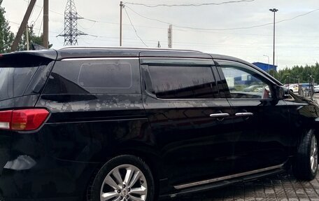 KIA Carnival III, 2017 год, 2 600 000 рублей, 2 фотография