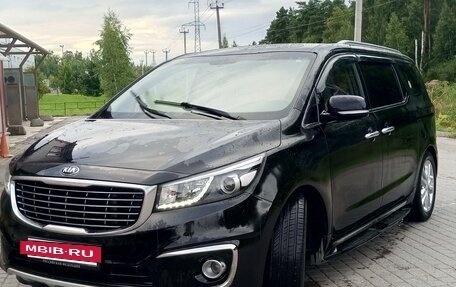 KIA Carnival III, 2017 год, 2 600 000 рублей, 5 фотография