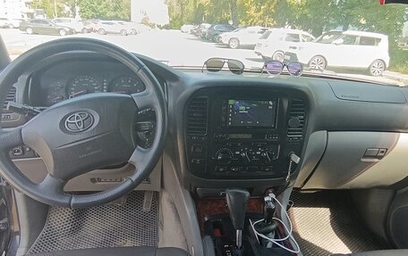 Toyota Land Cruiser 100 рестайлинг 2, 2001 год, 1 800 000 рублей, 10 фотография