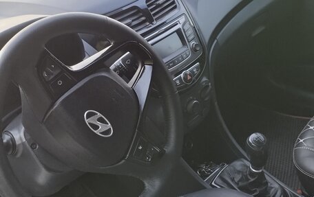 Hyundai Solaris II рестайлинг, 2016 год, 860 000 рублей, 7 фотография