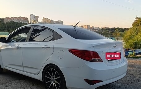 Hyundai Solaris II рестайлинг, 2016 год, 860 000 рублей, 13 фотография