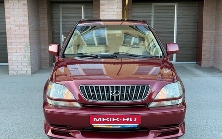 Lexus RX IV рестайлинг, 1999 год, 625 000 рублей, 2 фотография
