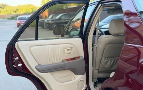 Lexus RX IV рестайлинг, 1999 год, 625 000 рублей, 34 фотография