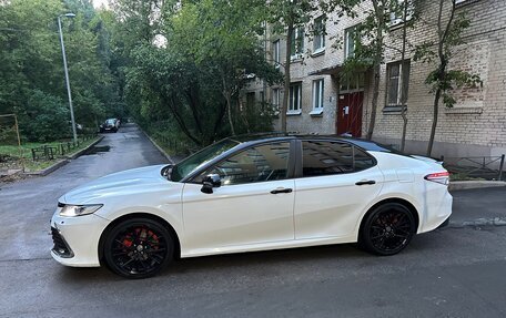 Toyota Camry, 2021 год, 1 900 000 рублей, 2 фотография