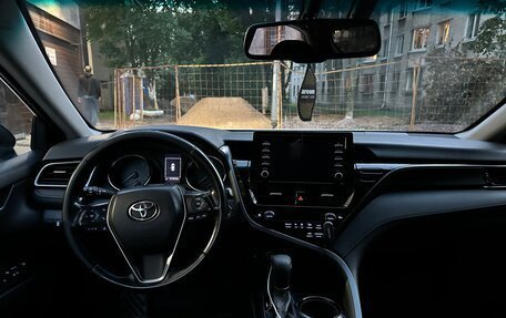 Toyota Camry, 2021 год, 1 900 000 рублей, 5 фотография