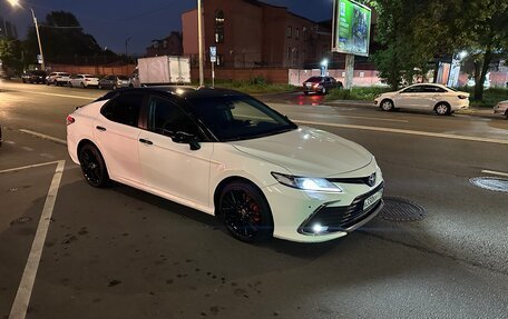 Toyota Camry, 2021 год, 1 900 000 рублей, 9 фотография