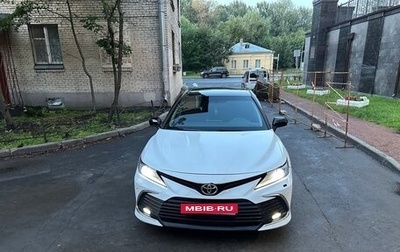 Toyota Camry, 2021 год, 1 900 000 рублей, 1 фотография
