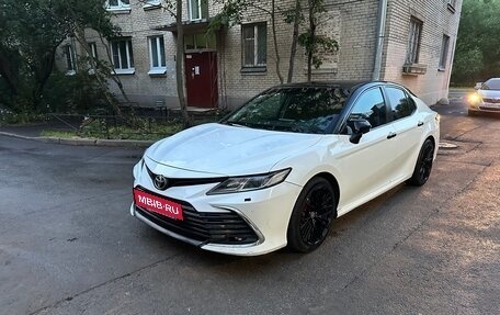 Toyota Camry, 2021 год, 1 900 000 рублей, 8 фотография